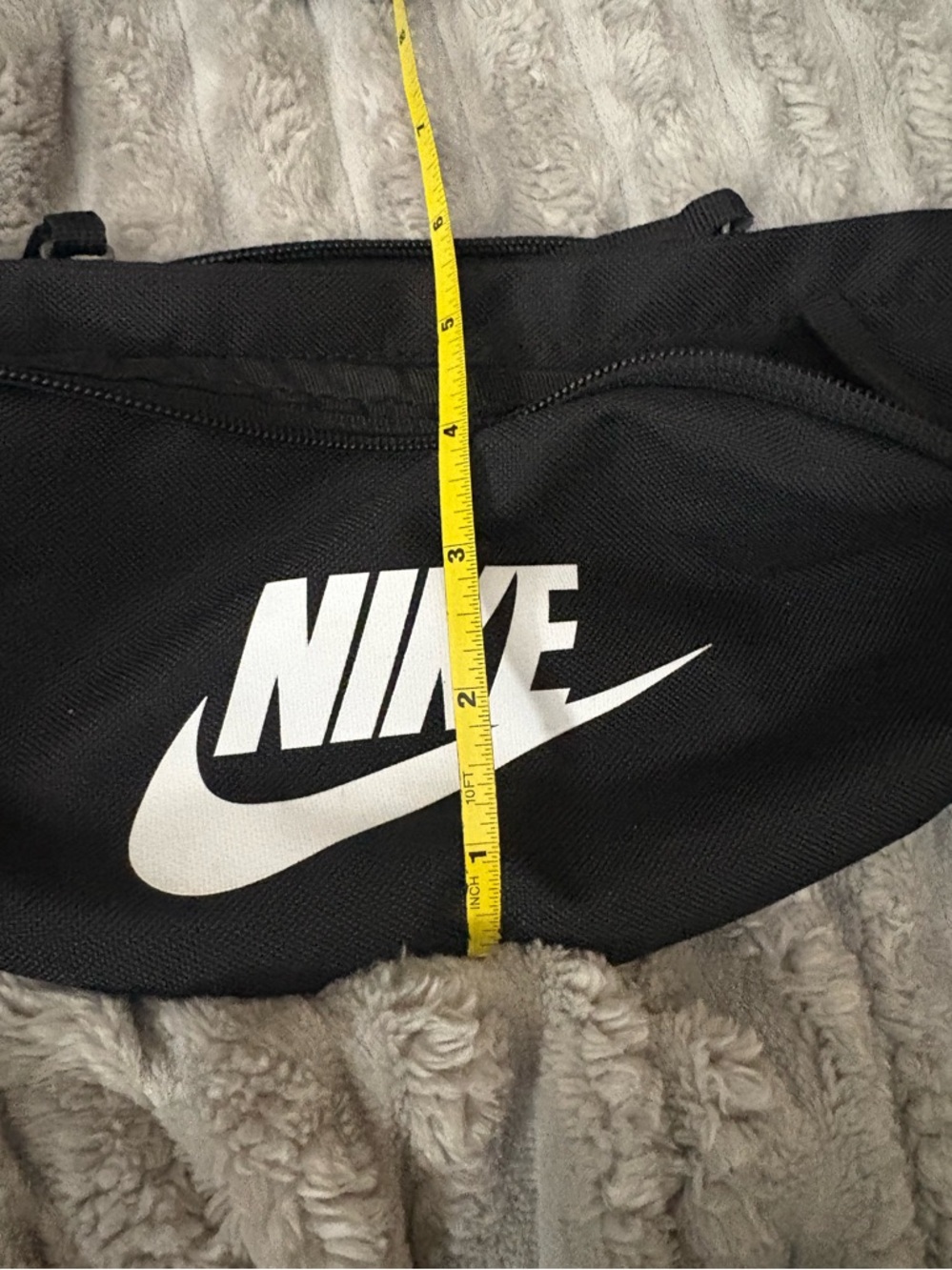 Nike Black and White Swoosh Belt Bag/Fanny Pack - Picture 5 of 6